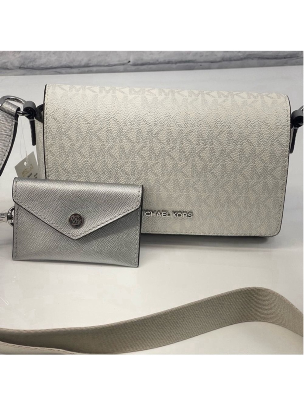 Michael Kors Vincent Crossbody MK Signature Logo + Card Case Silver/White - Picture 4 of 12